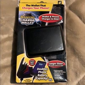 Wallet w/built-in cell charger